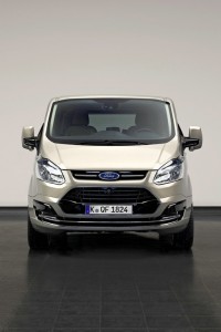 Der Ford Transit Tourneo Custom Concept in der Frontansicht