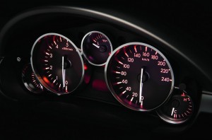 Der Tachometer des Mazda MX-5 Hamaki