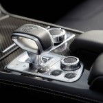 Der Schaltknauf des Mercedes-Benz SL 63 AMG - alles wirkt sehr edel