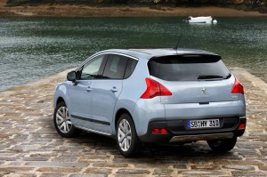 Die Heckpartie des neuen Peugeot 3008 HYbrid4