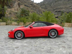 Porsche 911 Carrera Cabriolet in der Seitenansicht