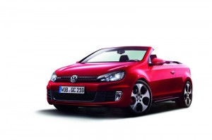 Das 2012-er VW Golf GTI Cabriolet in der Frontansicht