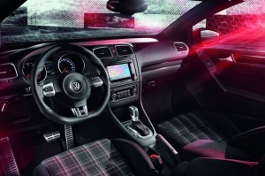 Das Interieur des neuen Volkswagen Golf GTI Cabriolet