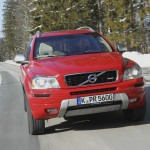 Volvos großes SUV XC90 in der Frontansicht in der Farbe Rot