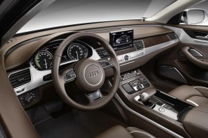 Das Armaturenbrett des neuen Audi A8 hybrid