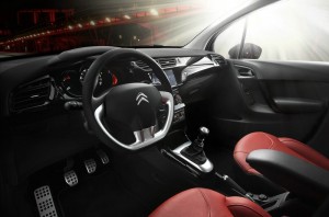 Das Interieur des Citroen C3 Red Block