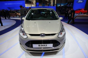 Der Ford B-Max in der Frontansicht in Genf 2012