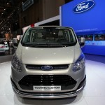 Die Frontansicht des neuen Ford Transit Tourneo Custom