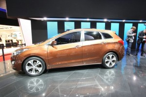Der Hyundai i30cw in der Seitenansicht