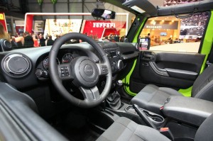 Das Cockpit des Jeep Wrangler Mountain
