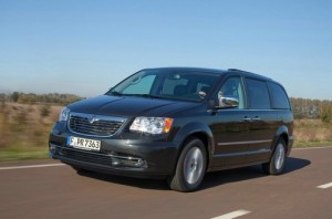 Familienvan Lancia Voyager in der Seitenansicht - Frontansicht