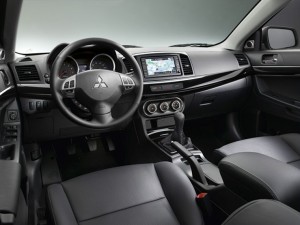 Der Innenraum des Mitsubishi Lancer 35 Jahre
