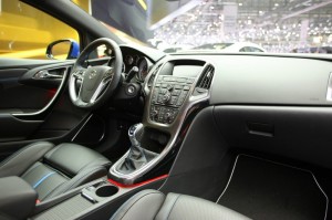 Der Innenraum des Opel Astra GTC OPC - Das Cockpit