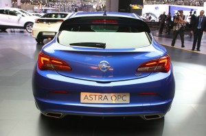 Die Heckpartie des 280 ps starken Opel Astra GTC OPC