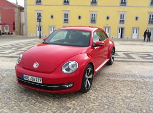 Die Frontansicht des Kompaktwagens Volkswagen Beetle