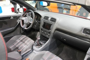 Der Innenraum des neuen Volkswagen Golf GTI Cabriolet - Genf 2012