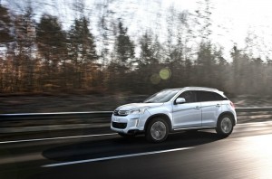 Citroen C4 Aircross (Fahraufnahme, Seitenansicht)