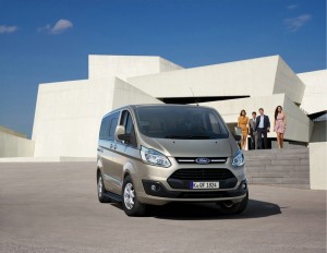 Die Pkw-Version des neuen Ford Transit Custom