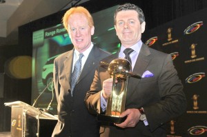 Gerry McGovern nimmt Preis entgegen