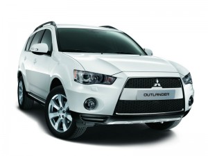 Der Mitsubishi Outlander als Sondermodell 35 Jahre in Weiss