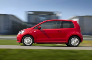 Seat Mii als Dreitürer in der Seitenansicht (Fahraufnahme)