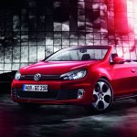 VW Golf GTI Cabriolet in Rot (Frontansicht, Standaufnahme)
