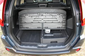 Mehr Stauraum unterhalb der Bodenplatte - Nissan X-Trail 2.0 dCi LE