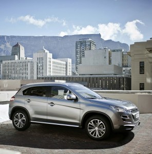 Der Peugeot 4008 in der Silber-Lackierung