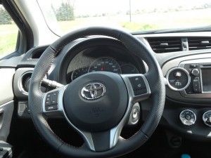 Das Cockpit des Toyota Yaris