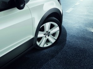 Die Leichtmetallfelgen des VW CrossPolo Urban White