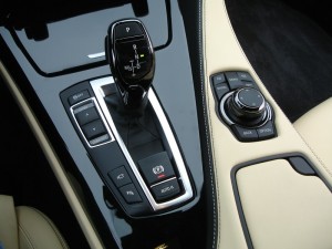 Der iDrive-Drehknopf im BMW 6er Coupe 640d
