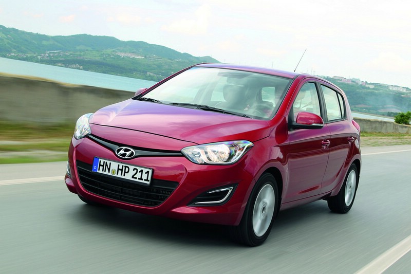 2012-er Hyundai i20 in Rot