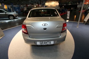 Lada Granta in Silber (Heck, AMI 2012)