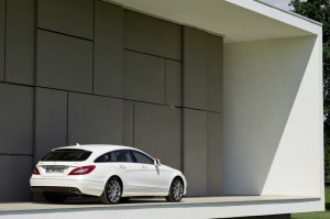 Mercedes-Benz CLS Shooting Brake in Weiss in der Heckansicht