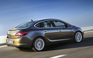 Die neue Opel Astra Limousine 2012