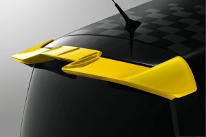 Der Dachspoiler des Sportlers Renault Twingo R.S. Red Bull Racing