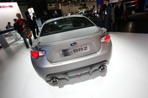 Heckansicht des Sportwagens Subaru BRZ