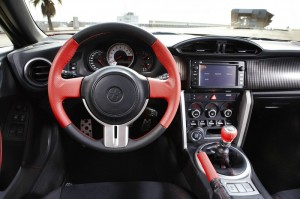 Das Cockpit des neuen Toyota GT86 2012