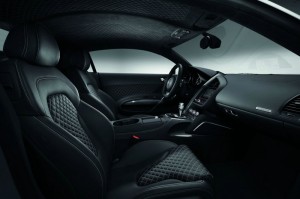 Der Innenraum des Audi R8 V10 plus