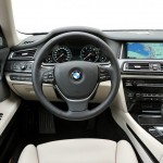 Das Cockpit des BMW 750i 2012