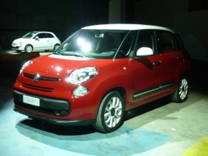 Fiat 500L auf einer Automesse
