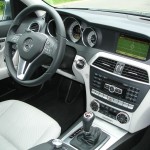 Das Cockpit des Mercedes C 350 CDI T-Modell