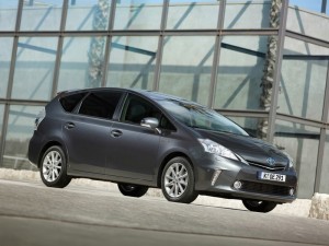 Der neue Toyota Prius Plus in der Seitenansicht