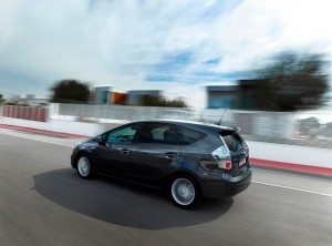 Der neue Toyota Prius Plus in der Seitenansicht