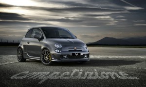 Abarth 595 Competizione in der Front- Seitenansicht