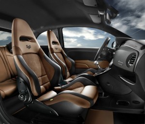 Der Innenraum des Abarth 595 Competizione