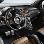 Der Innenraum des Abarth 695 Tributo Ferrari