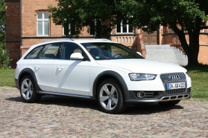 Weisser Audi A4 allroad quattro 3.0 TDI clean diesel