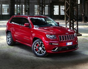 Jeep Grand Cherokee SRT von der Seite