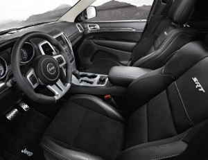 Das Interieur des Jeep Grand Cherokee SRT